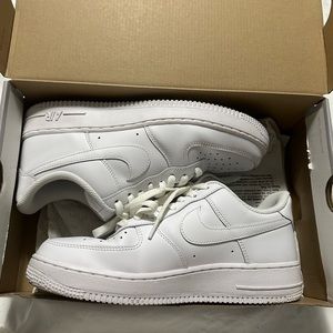 NIKE Air Force 1 ‘07